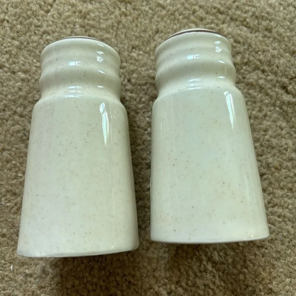 Florida Vintage 1980’s Ceramic Salt & Pepper Shakers